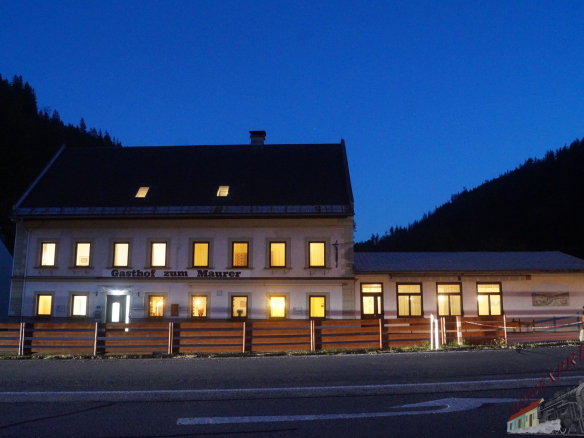 02 GH zum Maurer Dämmerungsaufnahme