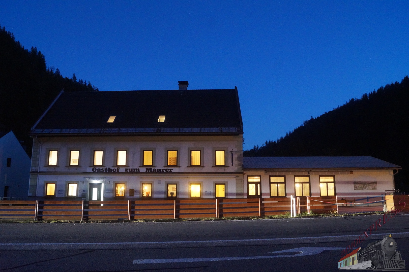 02 GH zum Maurer Dämmerungsaufnahme